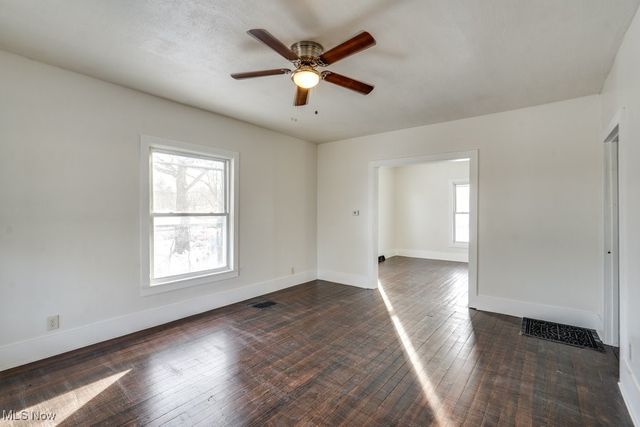 155 W Walnut Street, Wadsworth, OH 44281