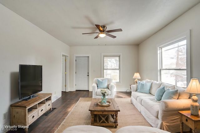 155 W Walnut Street, Wadsworth, OH 44281