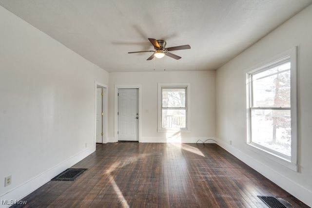 155 W Walnut Street, Wadsworth, OH 44281