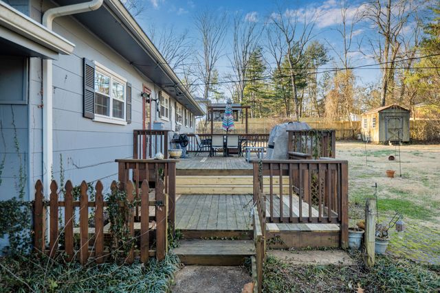 701 Danbury Drive, Signal Mountain, TN 37377