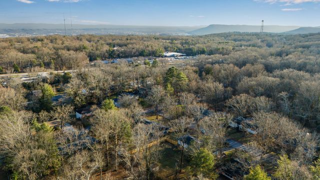 701 Danbury Drive, Signal Mountain, TN 37377