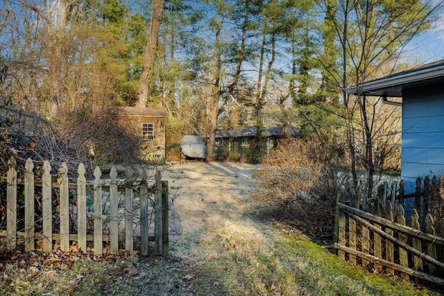 701 Danbury Drive, Signal Mountain, TN 37377