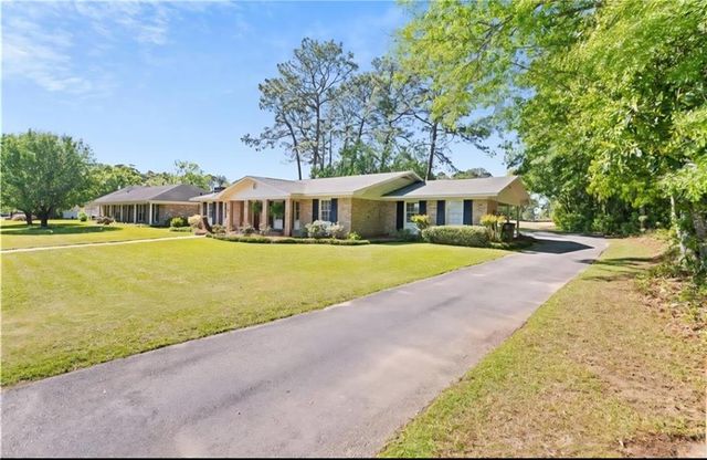3813 St Andrews Loop N, Mobile, AL 36693