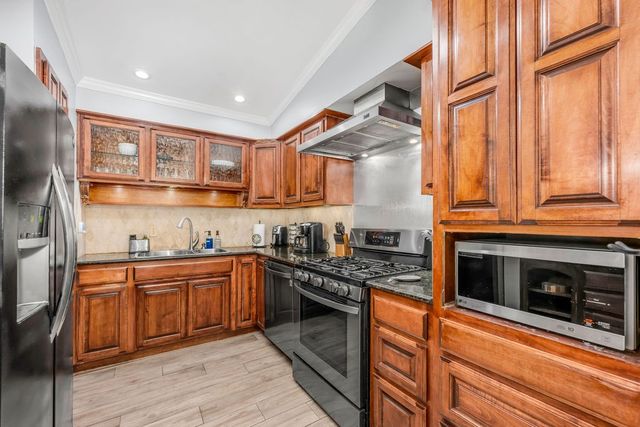 3330 Timberview Road, Dallas, TX 75229