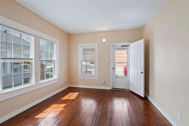 6843 Avenue K, Houston, TX 77011