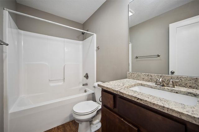 2719 NW Penny Lane, Ankeny, IA 50023