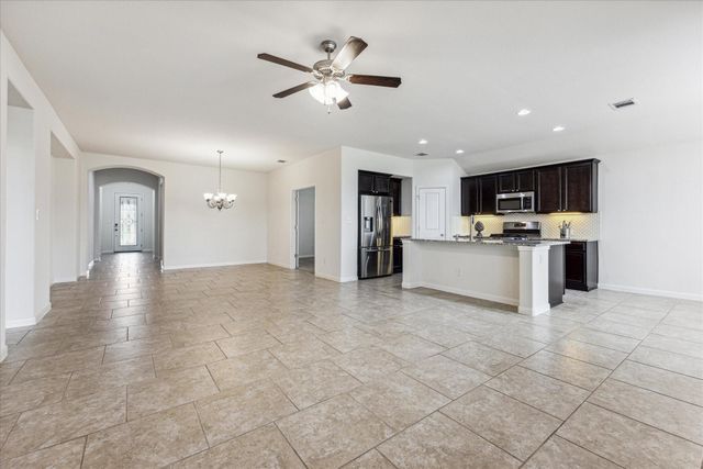 6805 Leonardo DR, Round Rock, TX 78665