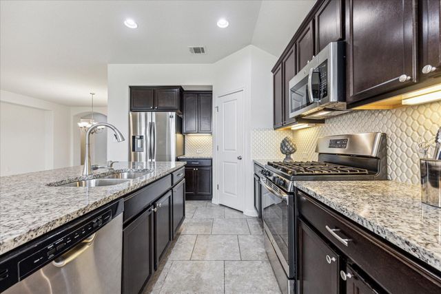 6805 Leonardo DR, Round Rock, TX 78665