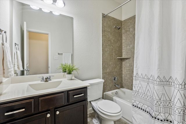 6805 Leonardo DR, Round Rock, TX 78665