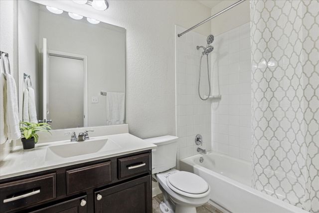 6805 Leonardo DR, Round Rock, TX 78665