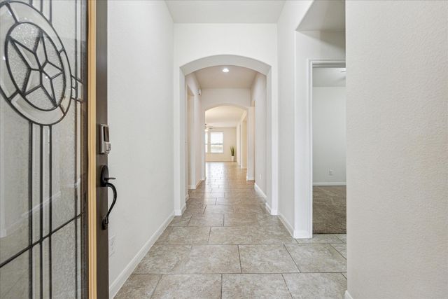 6805 Leonardo DR, Round Rock, TX 78665