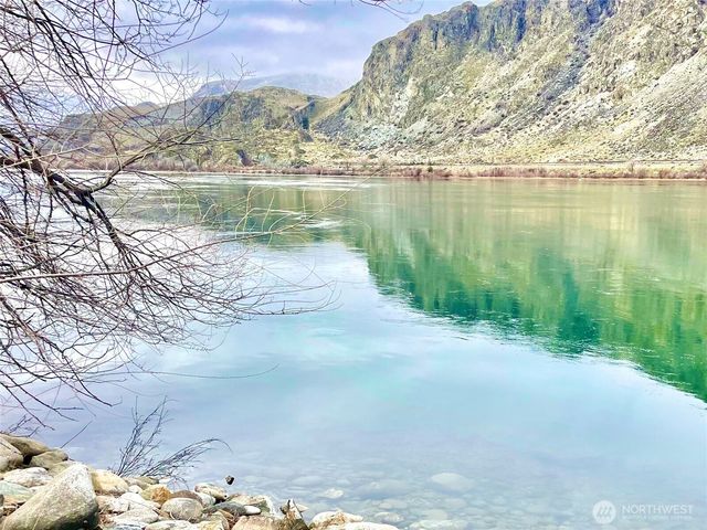 23 N Shore Drive, Orondo, WA 98843