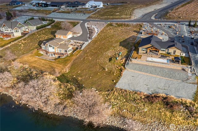 23 N Shore Drive, Orondo, WA 98843