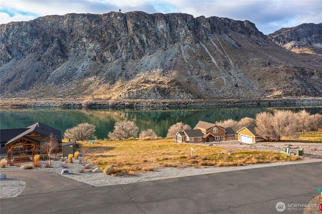 23 N Shore Drive, Orondo, WA 98843