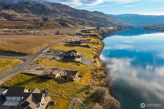 23 N Shore Drive, Orondo, WA 98843