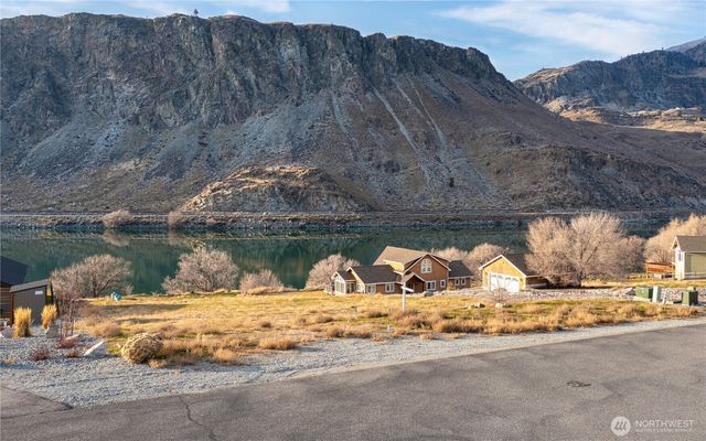 23 N Shore Drive, Orondo, WA 98843