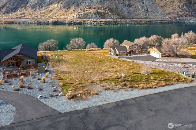 23 N Shore Drive, Orondo, WA 98843