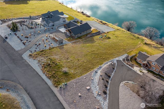 23 N Shore Drive, Orondo, WA 98843