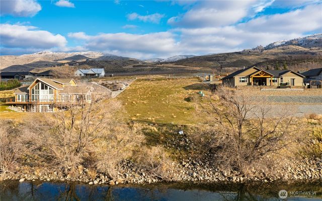 23 N Shore Drive, Orondo, WA 98843