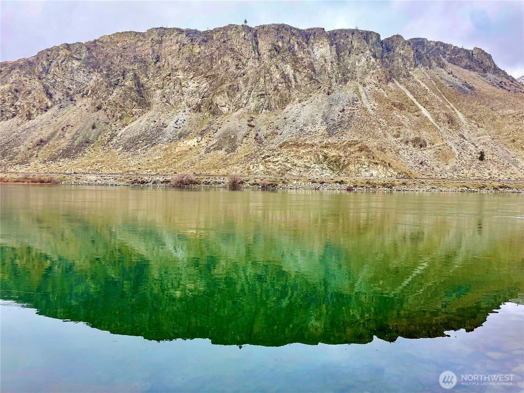 23 N Shore Drive, Orondo, WA 98843