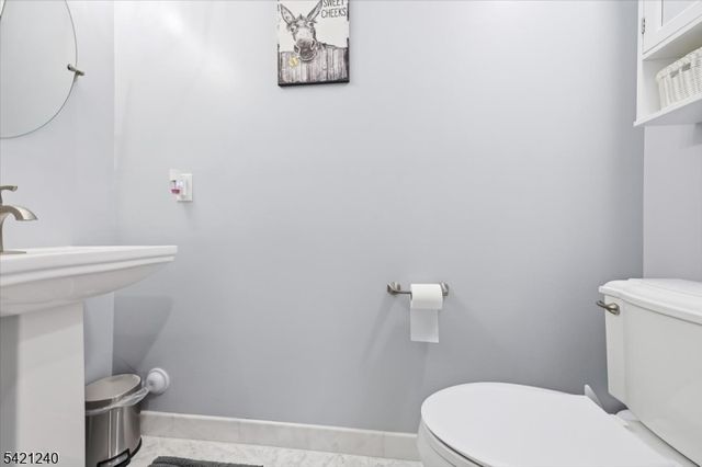 915 Redspire Dr, Union Twp., NJ 07083