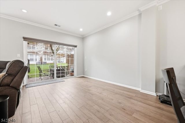 915 Redspire Dr, Union Twp., NJ 07083