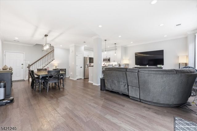 915 Redspire Dr, Union Twp., NJ 07083