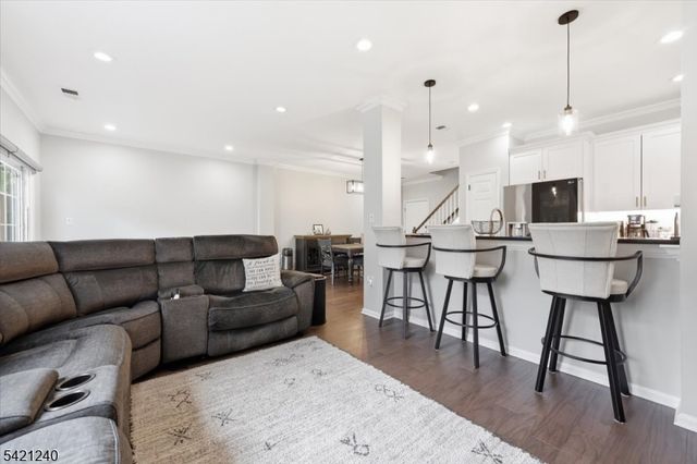 915 Redspire Dr, Union Twp., NJ 07083