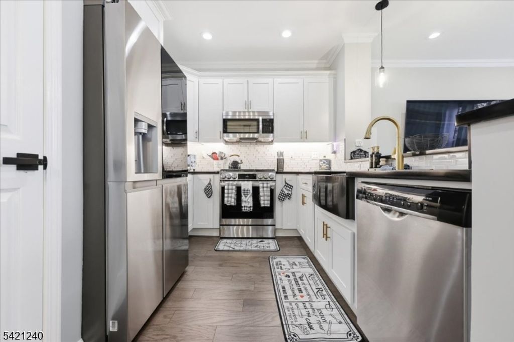 915 Redspire Dr, Union Twp., NJ 07083