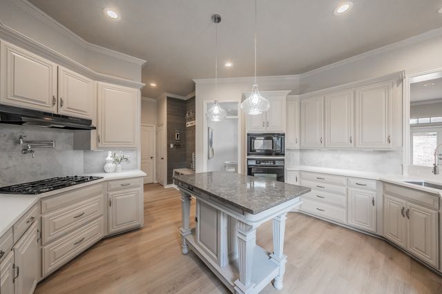 210 La Fontaine Lane, Keller, TX 76248