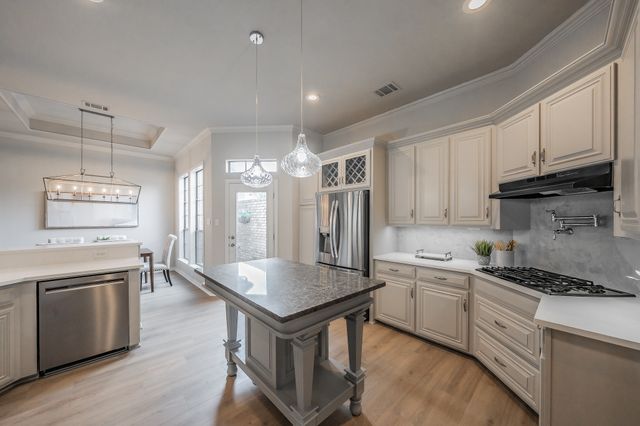 210 La Fontaine Lane, Keller, TX 76248
