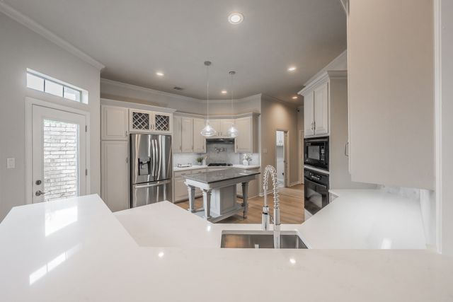 210 La Fontaine Lane, Keller, TX 76248