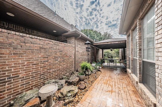210 La Fontaine Lane, Keller, TX 76248