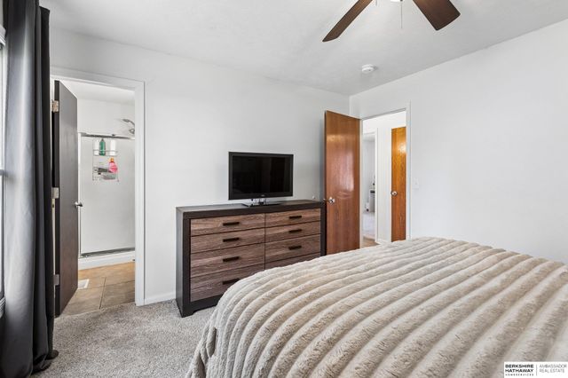 16333 Dorcas Street, Omaha, NE 68130