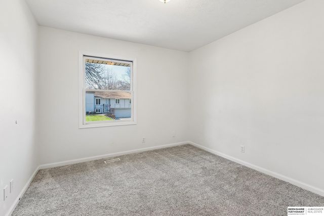 16333 Dorcas Street, Omaha, NE 68130