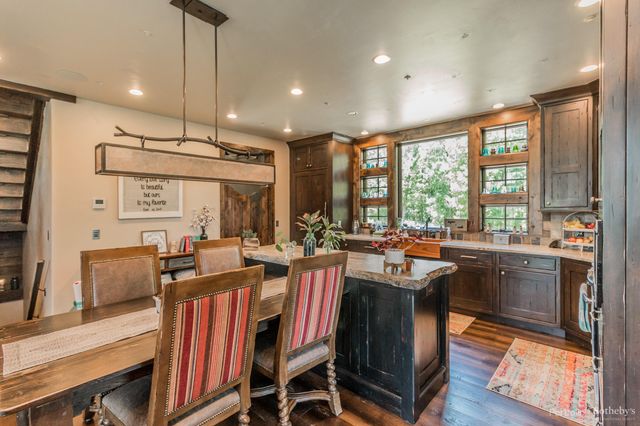 2866 State Hwy Dd, Branson West, MO 65737