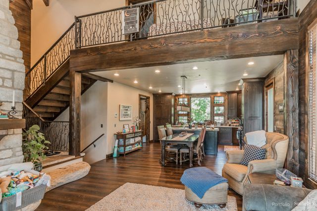 2866 State Hwy Dd, Branson West, MO 65737