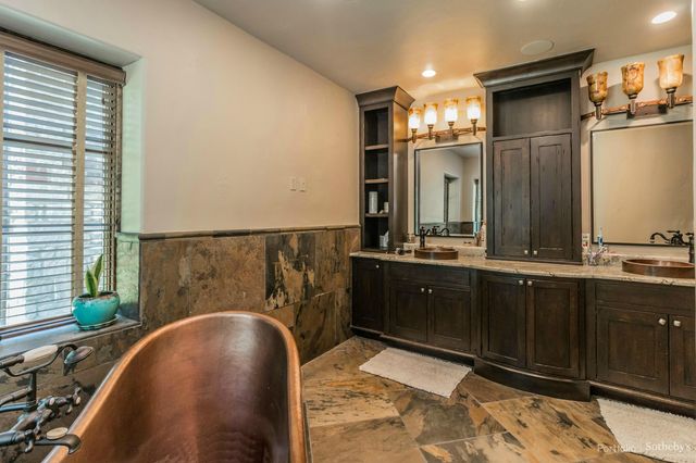 2866 State Hwy Dd, Branson West, MO 65737