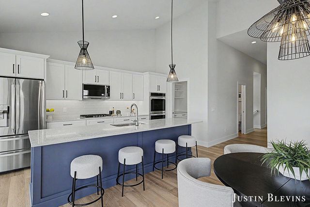 4297 Riverlands Court NE, Grand Rapids, MI 49525