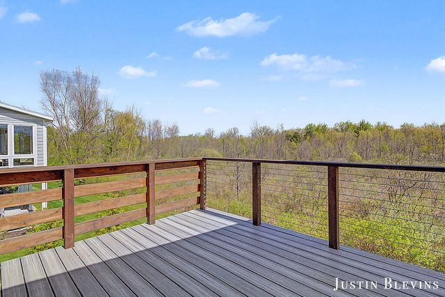 4297 Riverlands Court NE, Grand Rapids, MI 49525