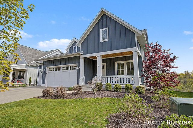 4297 Riverlands Court NE, Grand Rapids, MI 49525