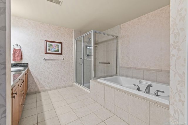 2116 Country Club Drive Unit 9, Saint Clair Shores, MI 48082