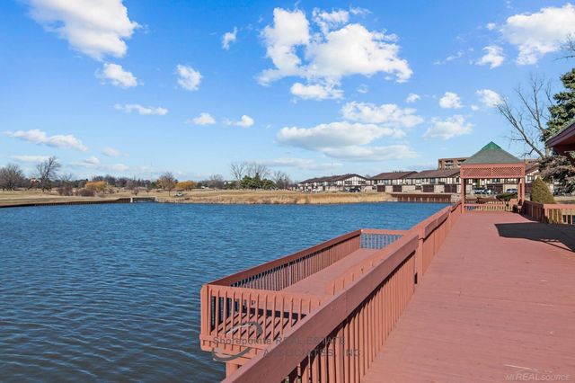 2116 Country Club Drive Unit 9, Saint Clair Shores, MI 48082