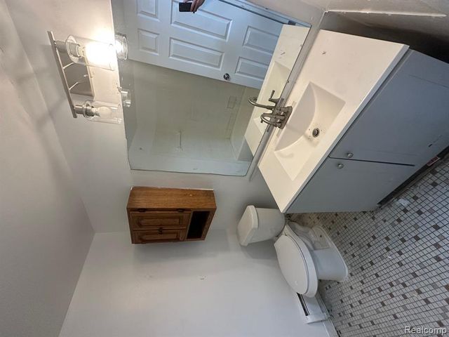 4535 Cadieux # 18, 22, 42, Detroit, MI 48224