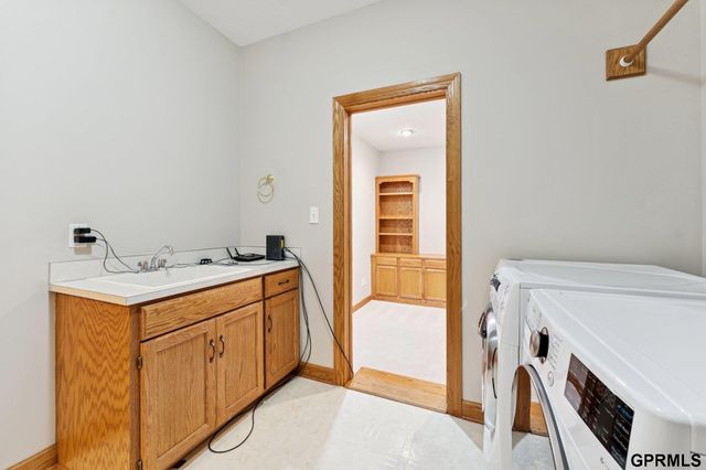 14075 Ellison Avenue, Omaha, NE 68164