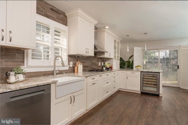 10226 DEMOCRACY LN, Potomac, MD 20854