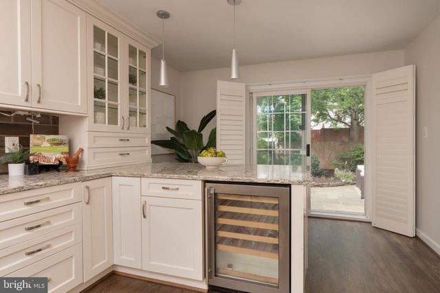 10226 DEMOCRACY LN, Potomac, MD 20854