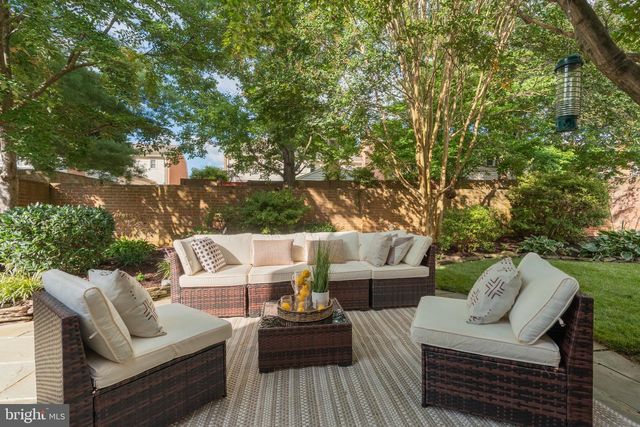10226 DEMOCRACY LN, Potomac, MD 20854