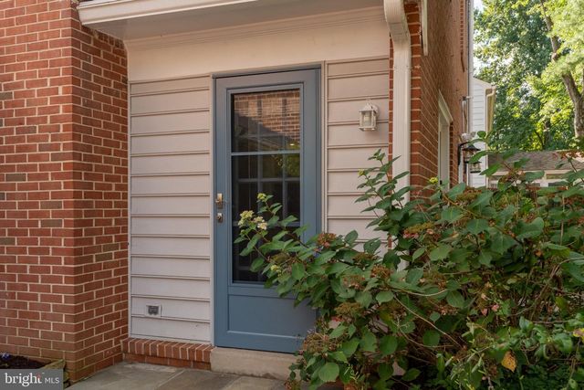 10226 DEMOCRACY LN, Potomac, MD 20854