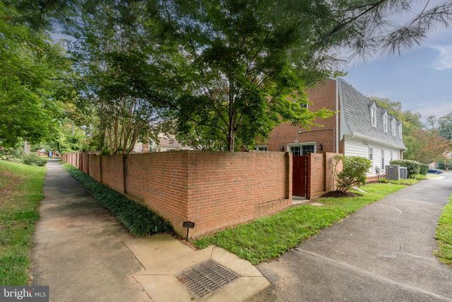 10226 DEMOCRACY LN, Potomac, MD 20854
